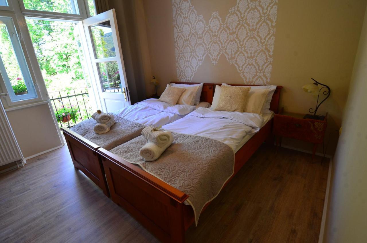 Baronka Bed & Breakfast & Bistrot Betliar Exteriör bild